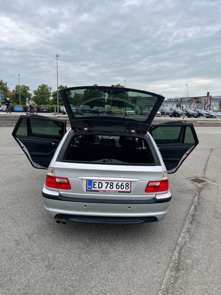 BMW 320i 2,2 Touring aut. 5d