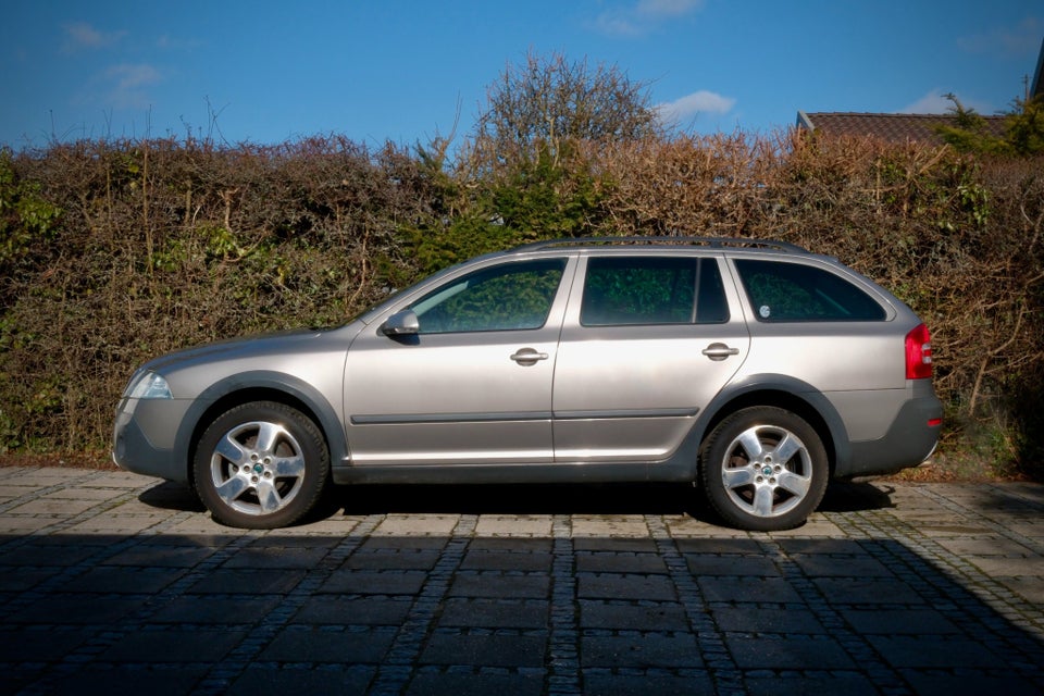 Skoda Octavia Scout 2,0 FSi 4x4 5d