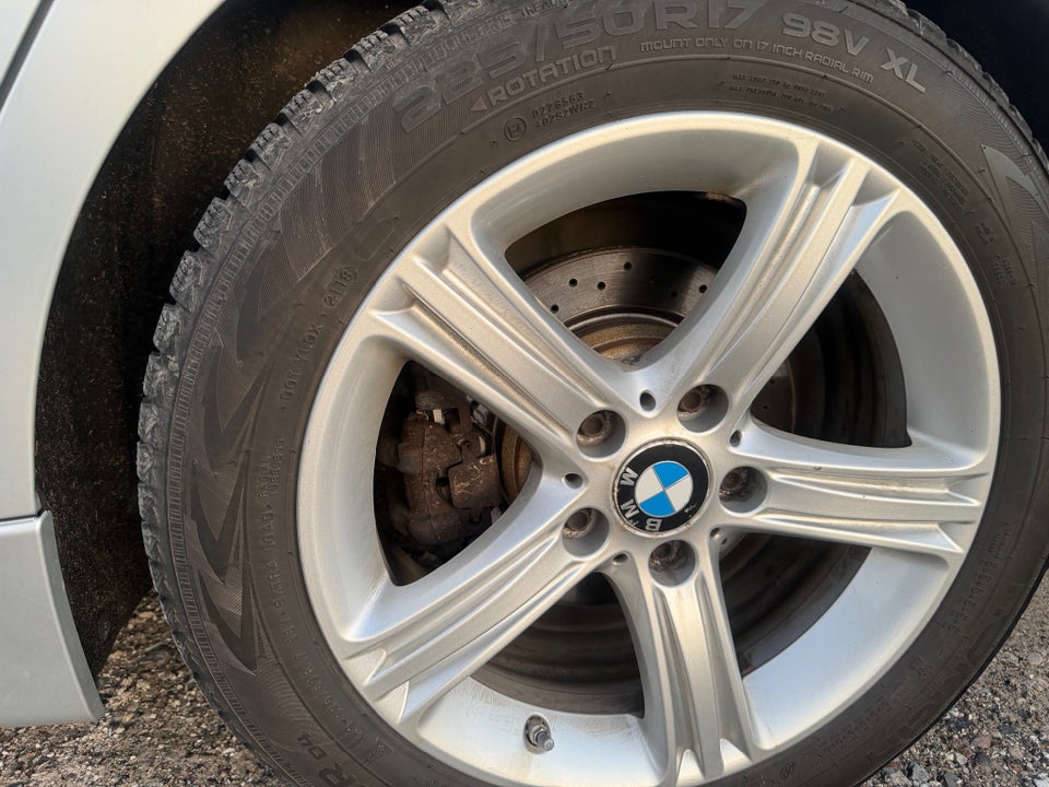 BMW 320d 2,0 Touring M-Sport xDrive 5d
