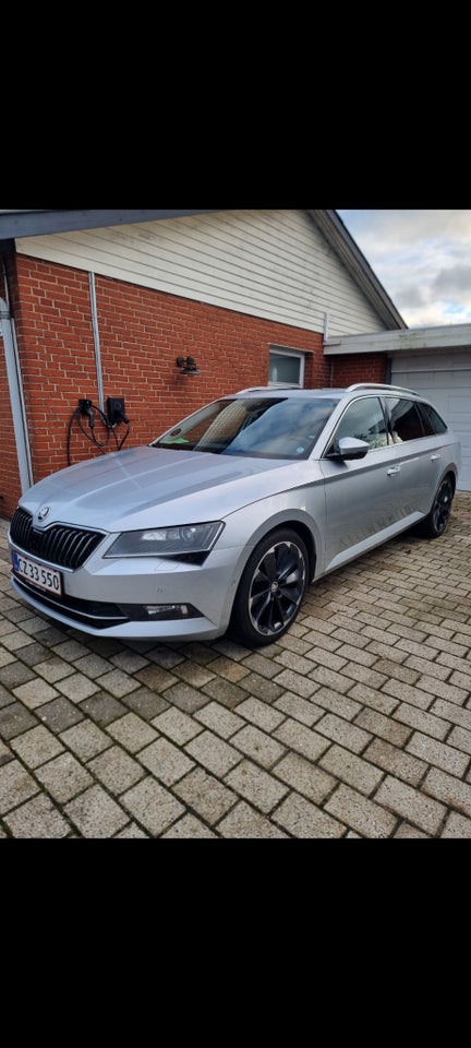 Skoda Superb 2,0 TDi 190 Style Combi 5d