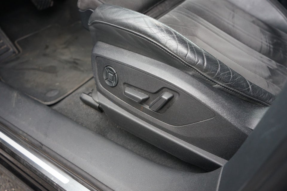 Audi e-tron 55 quattro 5d