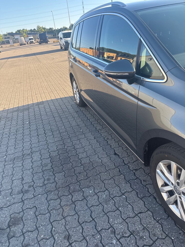 VW Touran 1,6 TDi 115 Highline Van 5d