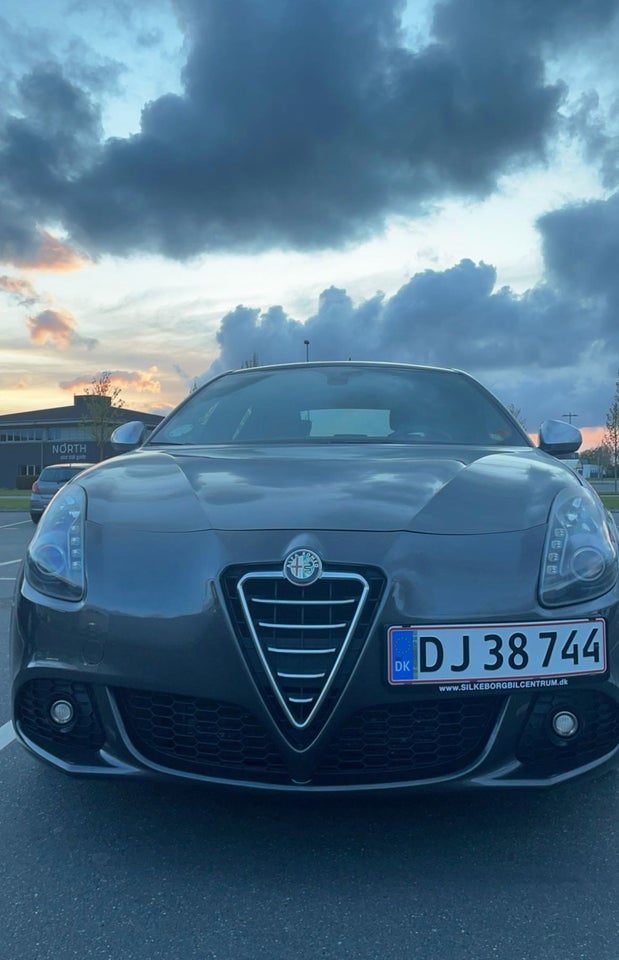 Alfa Romeo Giulietta 2,0 JTD 140 Distinctive 5d