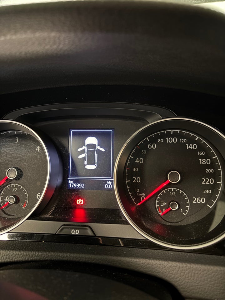 VW Golf VII 1,6 TDi 115 IQ.Drive Variant DSG 5d