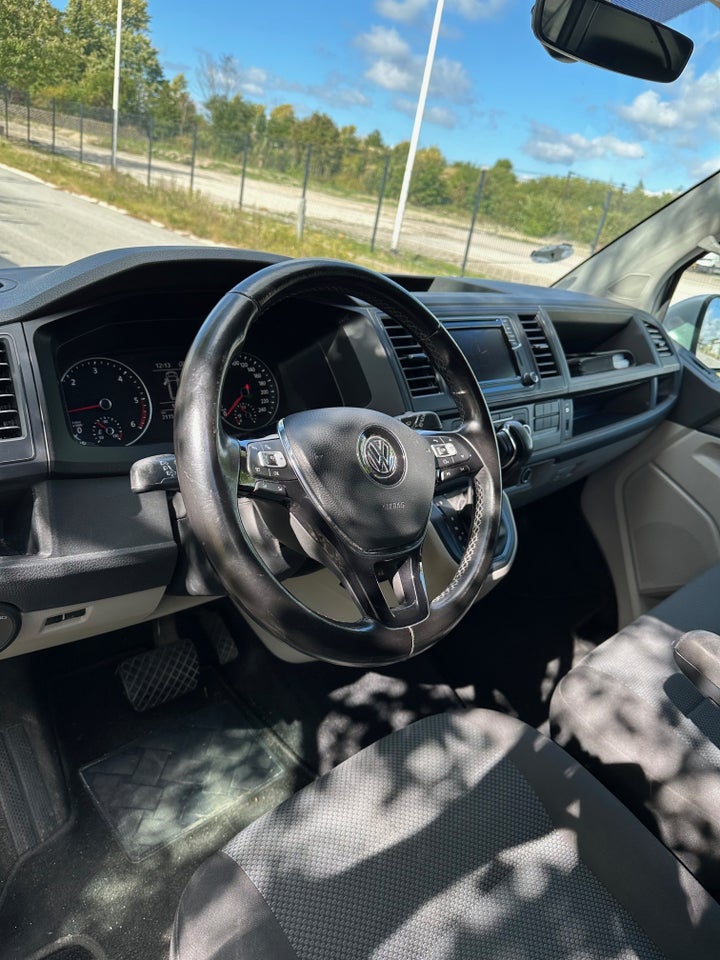 VW Transporter 2,0 TDi 204 Kassevogn DSG kort