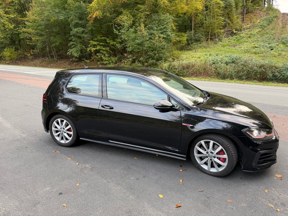 VW Golf VII 2,0 GTi Performance DSG 5d