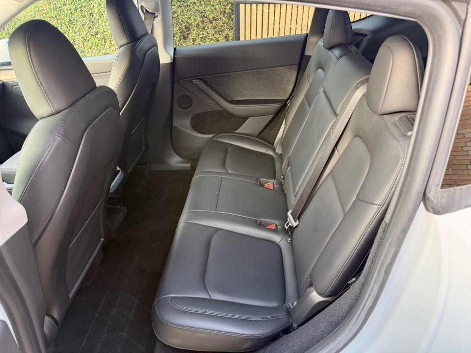 Tesla Model Y Long Range AWD 5d