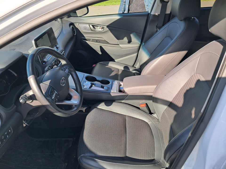 Hyundai Kona 64 EV Premium 5d