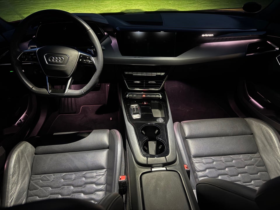 Audi e-tron GT quattro 4d