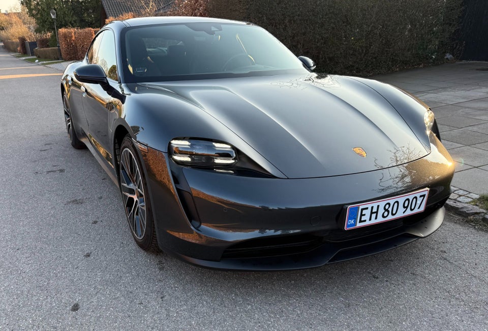 Porsche Taycan 4d
