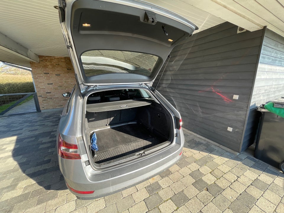 Skoda Superb 1,4 TSi 150 Ambition Combi DSG 5d