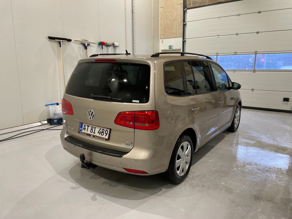 VW Touran 1,6 TDi 105 Comfortline BMT 7prs 5d