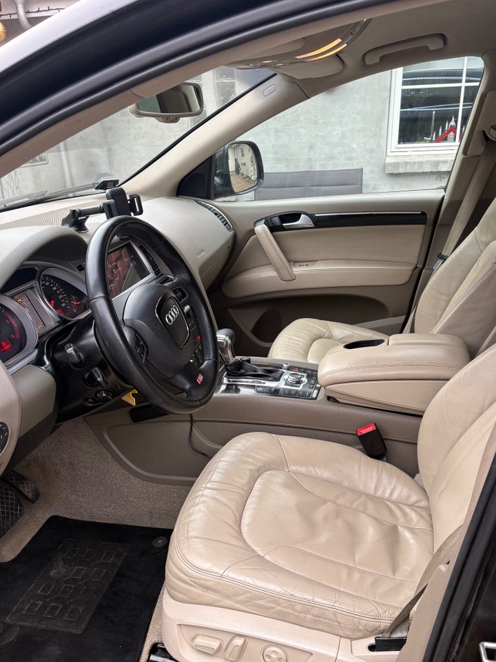 Audi Q7 3,0 TDi quattro Tiptr. 7prs 5d