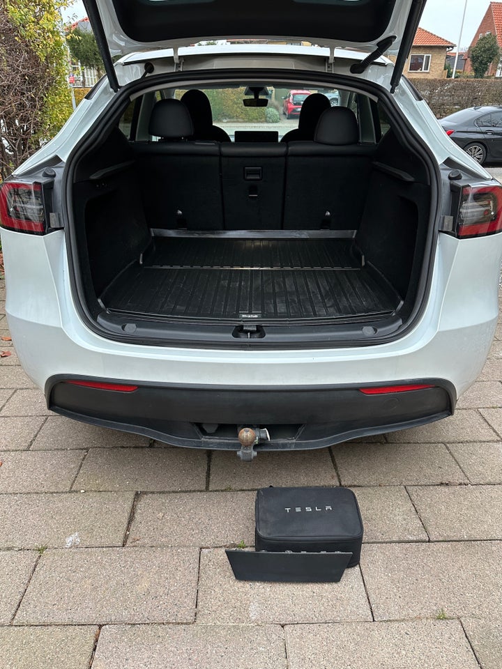 Tesla Model Y Long Range AWD 5d