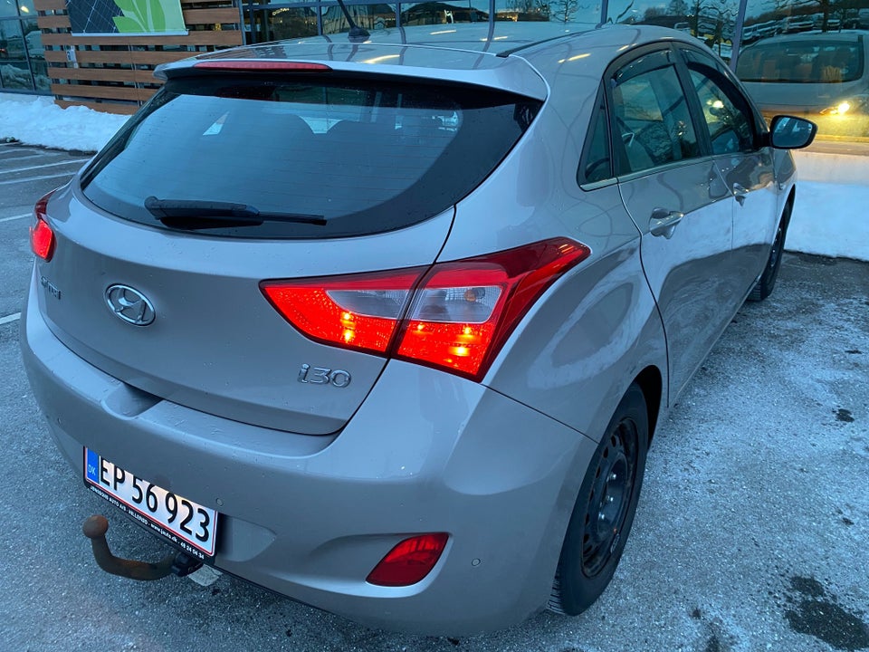 Hyundai i30 1,6 CRDi 110 5d