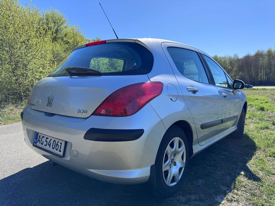 Peugeot 308 1,6 HDi 109 Premium 5d
