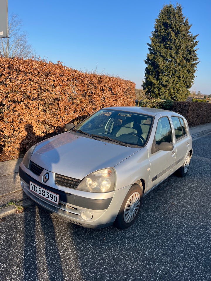 Renault Clio II 1,2 8V Basic 3d