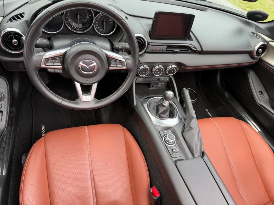 Mazda MX-5 2,0 SkyActiv-G 184 Roadster Kazari 2d