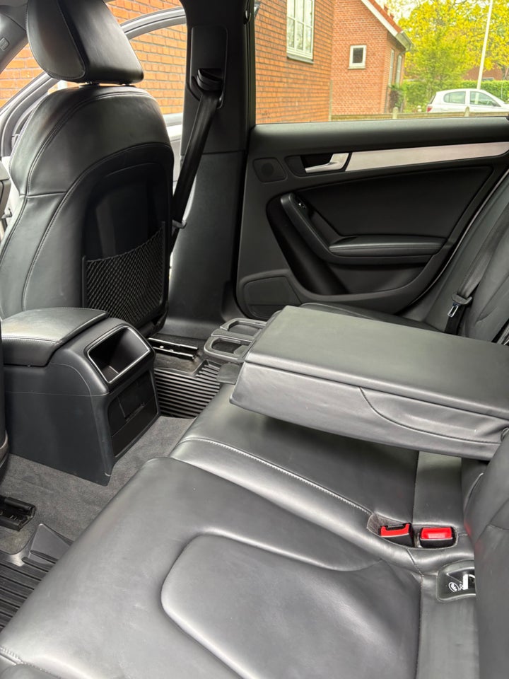 Audi A4 2,0 TFSi 211 S-line Avant Multitr. 5d