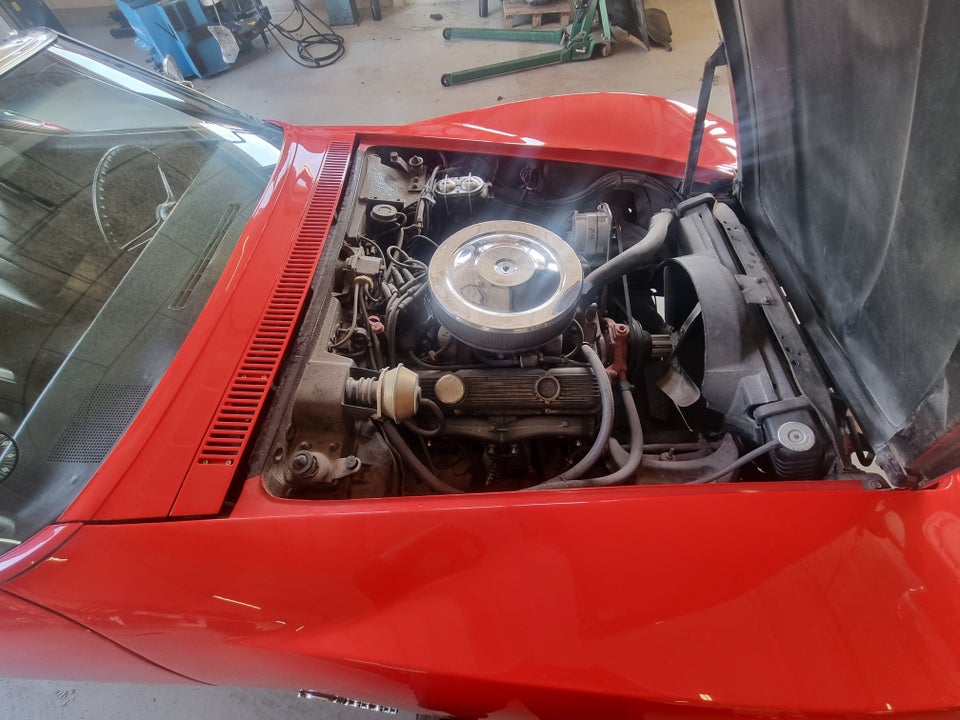 Chevrolet Corvette Convertible 2d