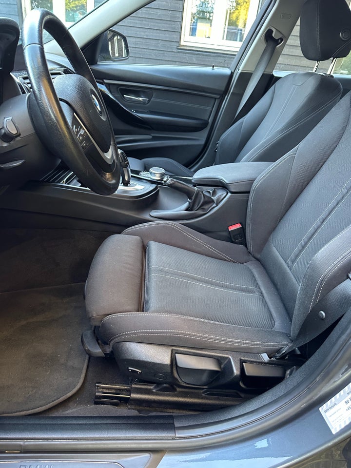 BMW 320i 2,0 Touring Executive aut. 5d