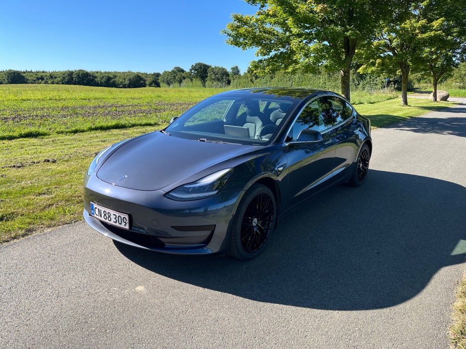 Tesla Model 3 Standard Range+ RWD 4d