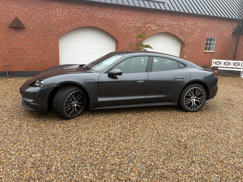 Porsche Taycan Performance+ 4d
