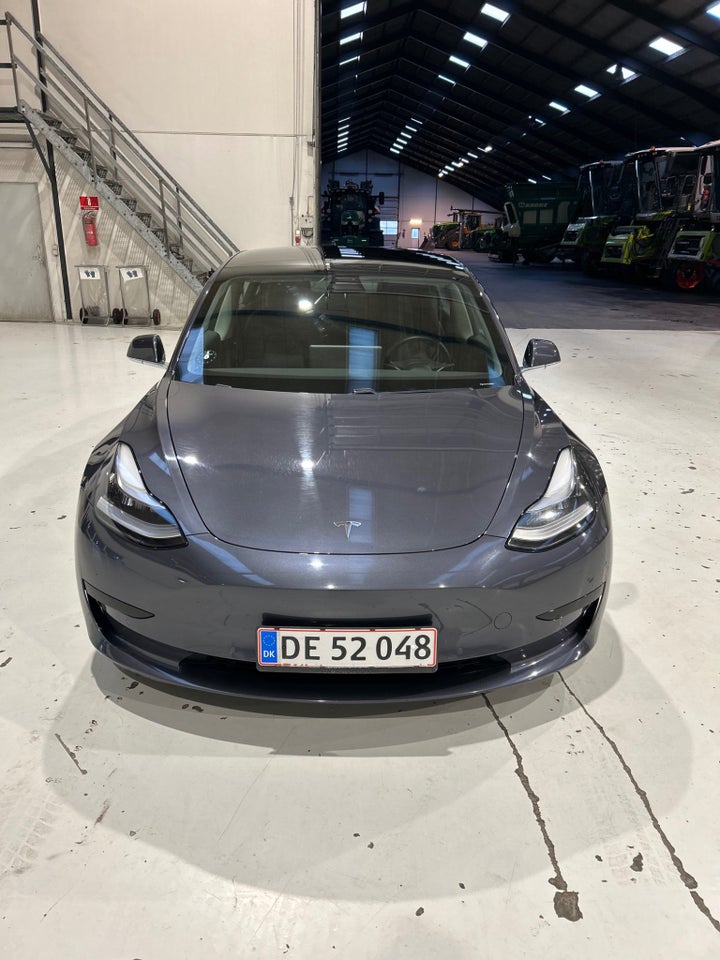 Tesla Model 3 Standard Range+ RWD 4d