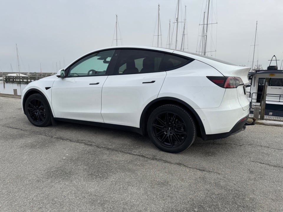 Tesla Model Y Long Range AWD 5d