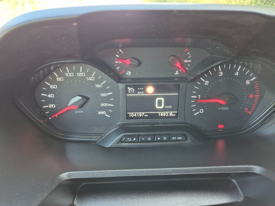 Peugeot Partner 1,5 BlueHDi 100 L2V2 Plus Van