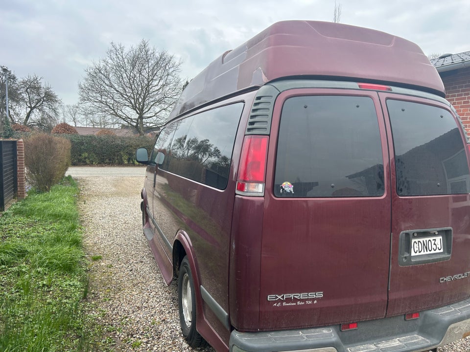 Chevrolet Express 5,7 Geneva aut. 5d