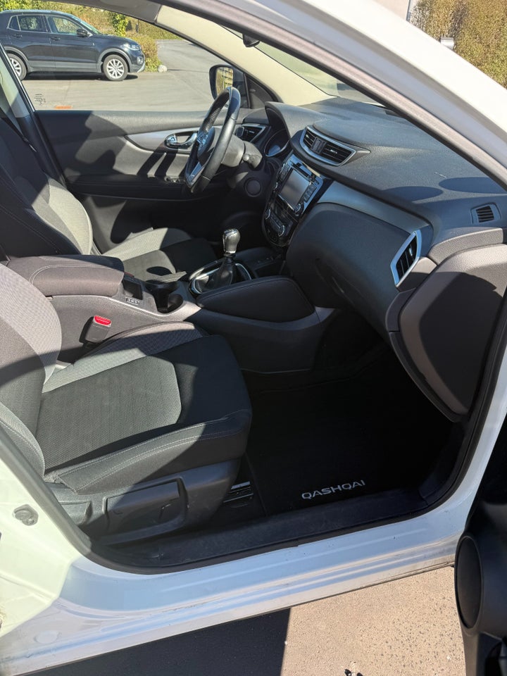Nissan Qashqai 1,2 Dig-T 115 N-Connecta 5d