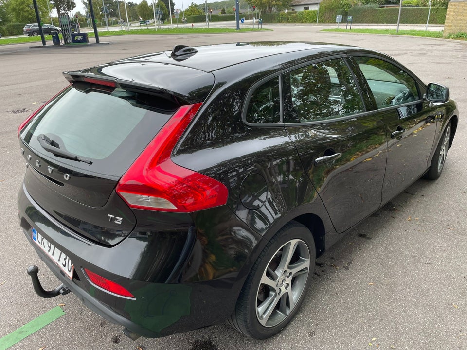 Volvo V40 1,5 T3 152 Momentum aut. 5d