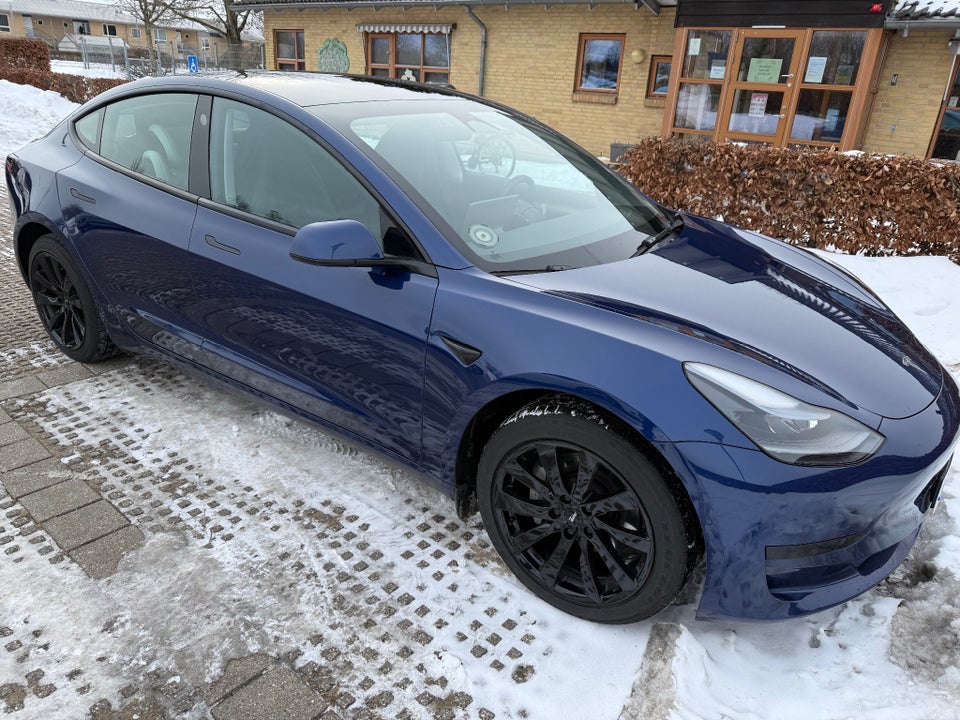 Tesla Model 3 Standard Range+ RWD 4d