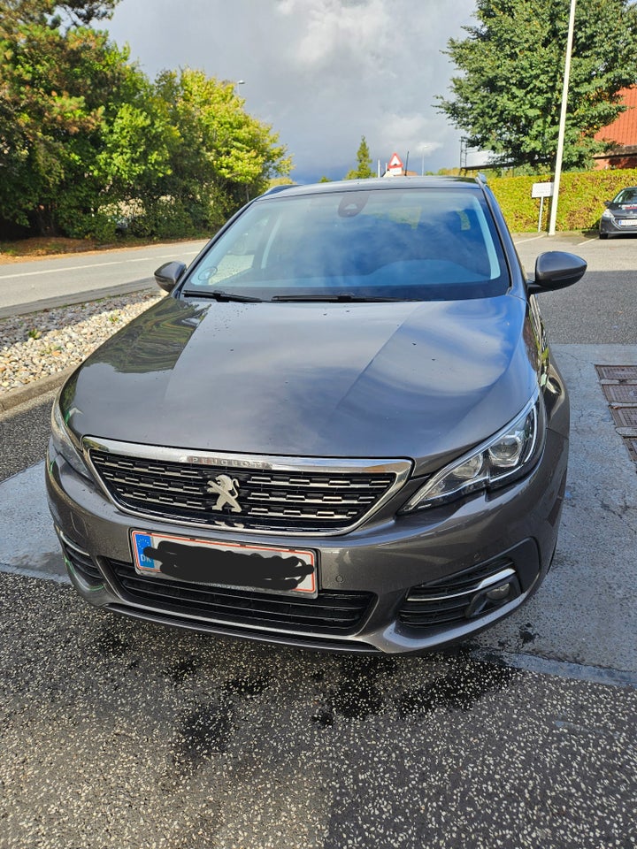 Peugeot 308 1,6 BlueHDi 120 Selection Sky SW 5d
