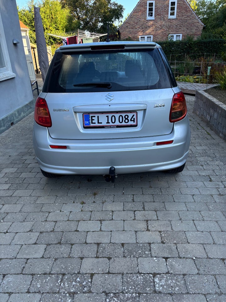 Suzuki SX4 1,6 CombiBack Exclusive 5d