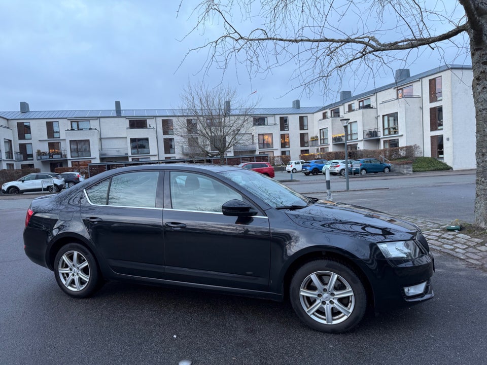 Skoda Octavia 1,8 TSi 180 Elegance DSG 5d