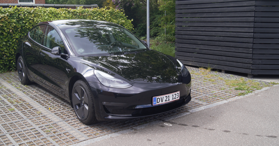 Tesla Model 3 Long Range RWD 4d