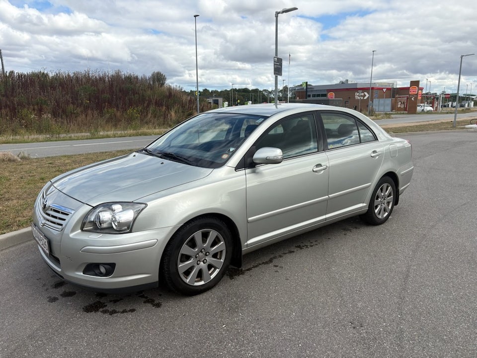 Toyota Avensis 1,8 VVT-i Sol aut. 4d