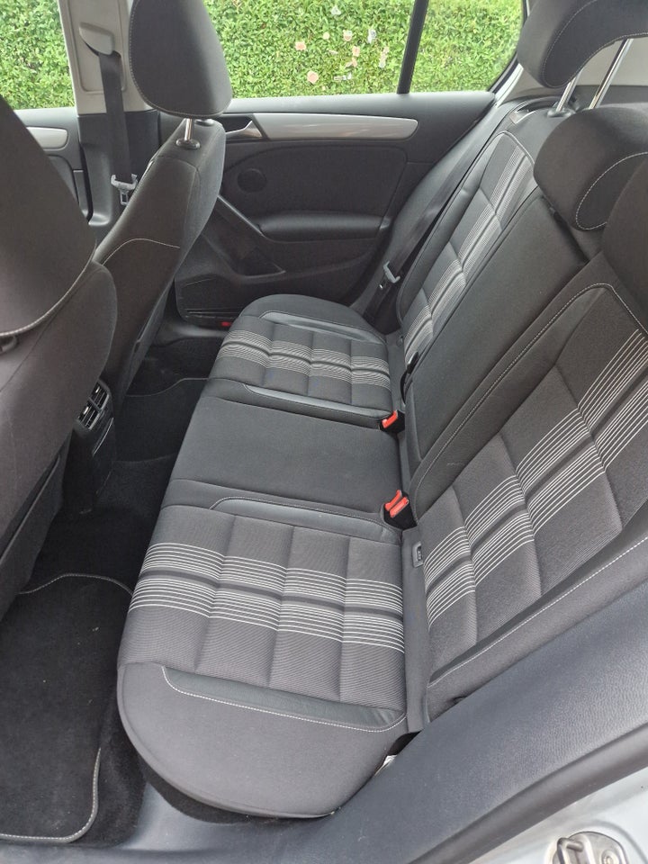 VW Golf VI 1,6 TDi 105 Match BMT 5d