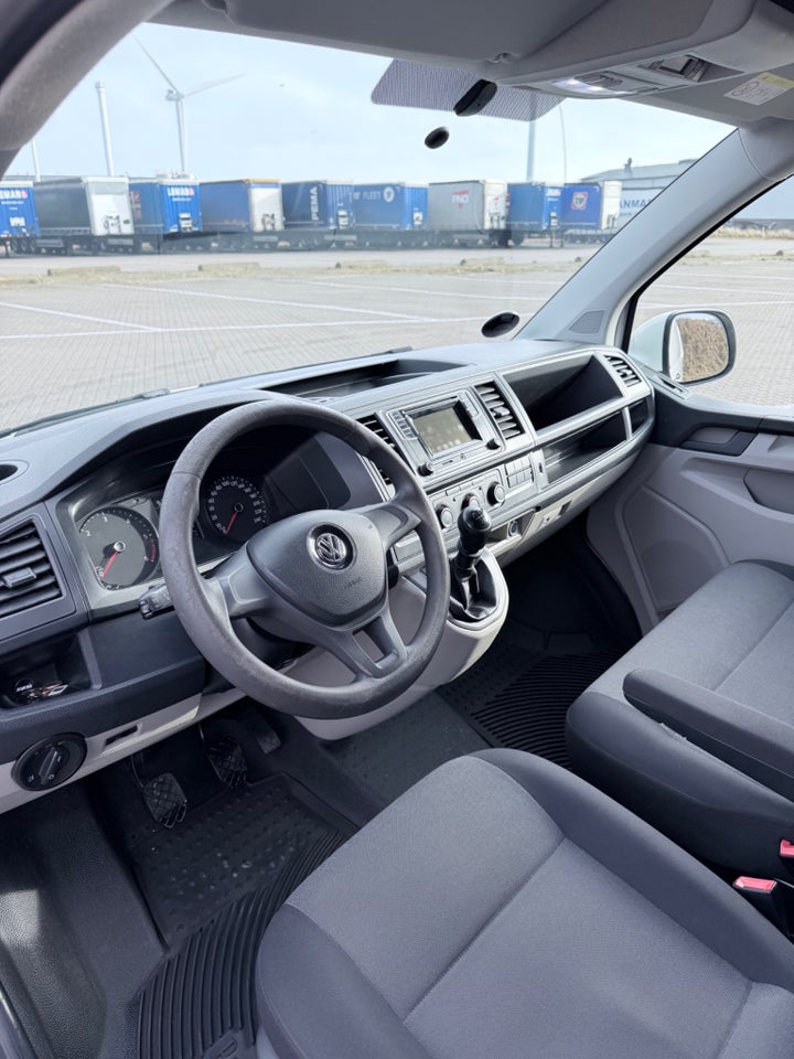 VW Transporter 2,0 TDi 114 Kassevogn lang BMT