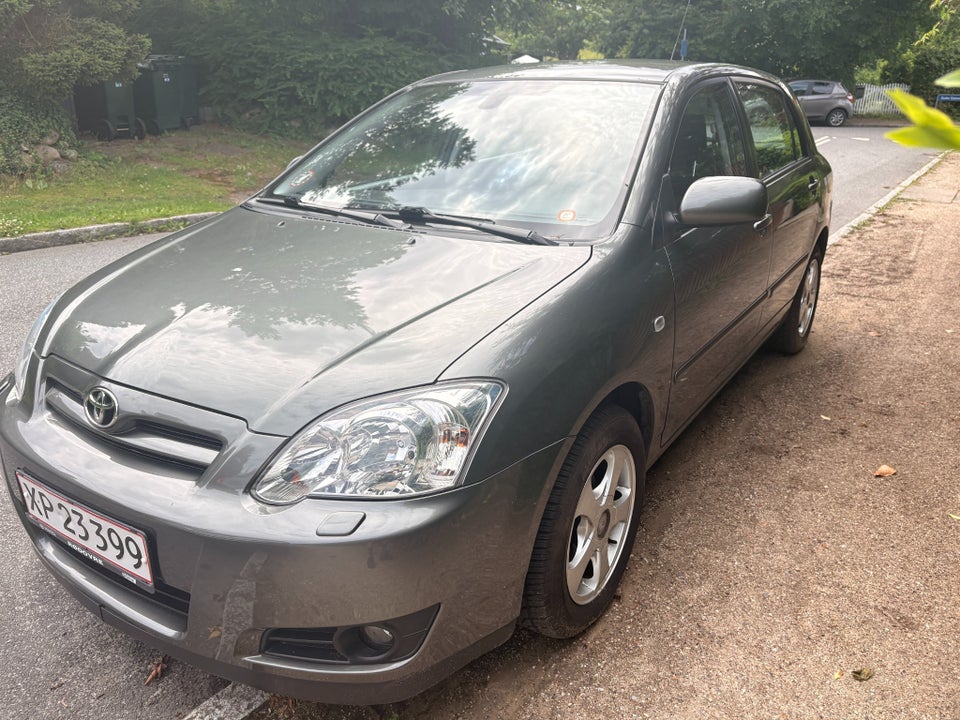 Toyota Corolla 1,6 Terra aut. 5d