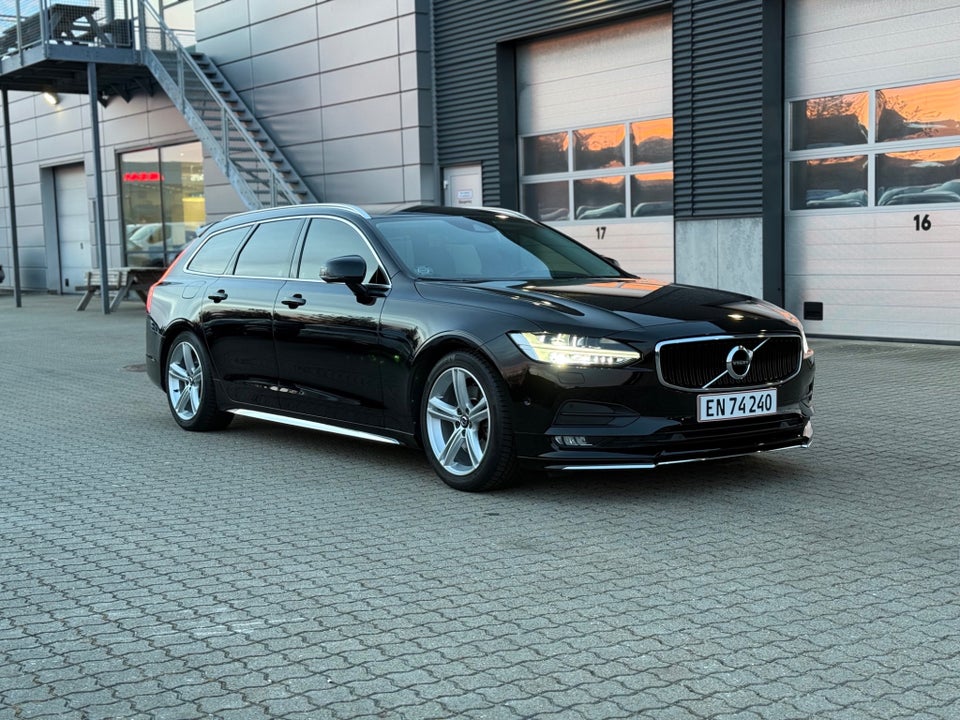 Volvo V90 2,0 T5 254 Momentum aut. 5d