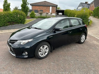 Toyota Auris 1,8 Hybrid 5d
