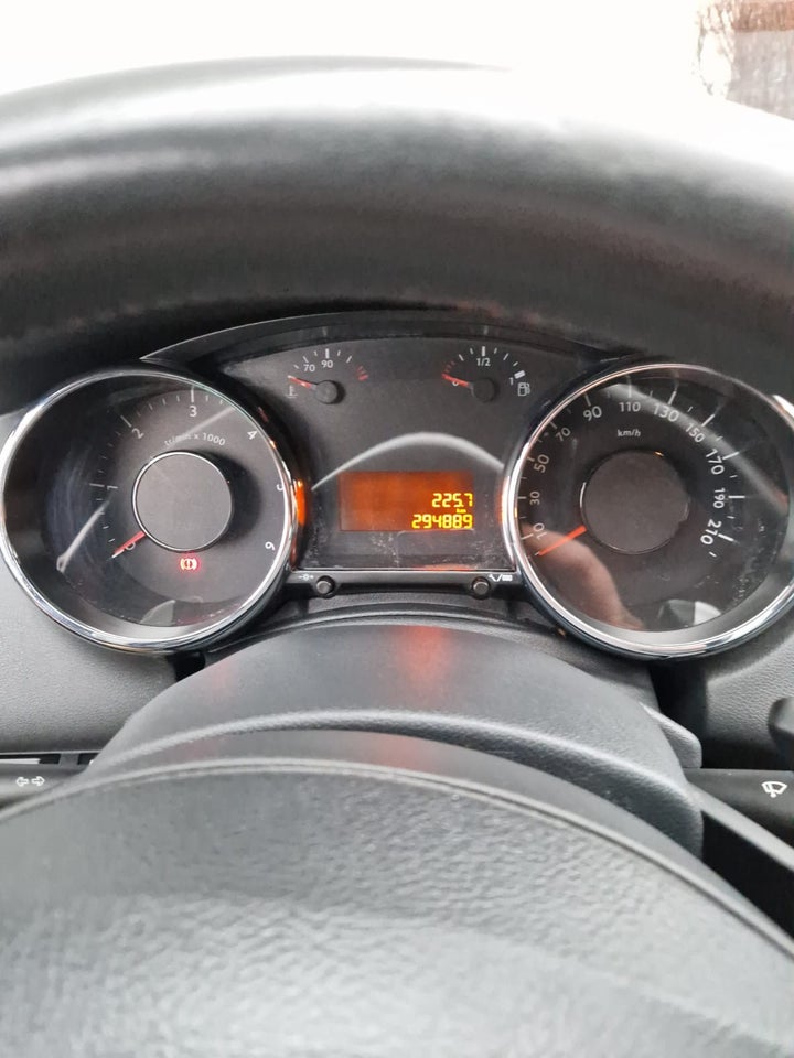 Peugeot 5008 1,6 HDi 112 Premium ESG 5d