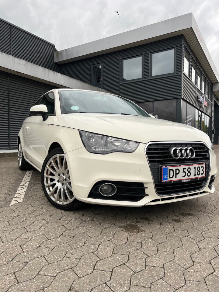 Audi A1 1,2 TFSi 86 Attraction 3d