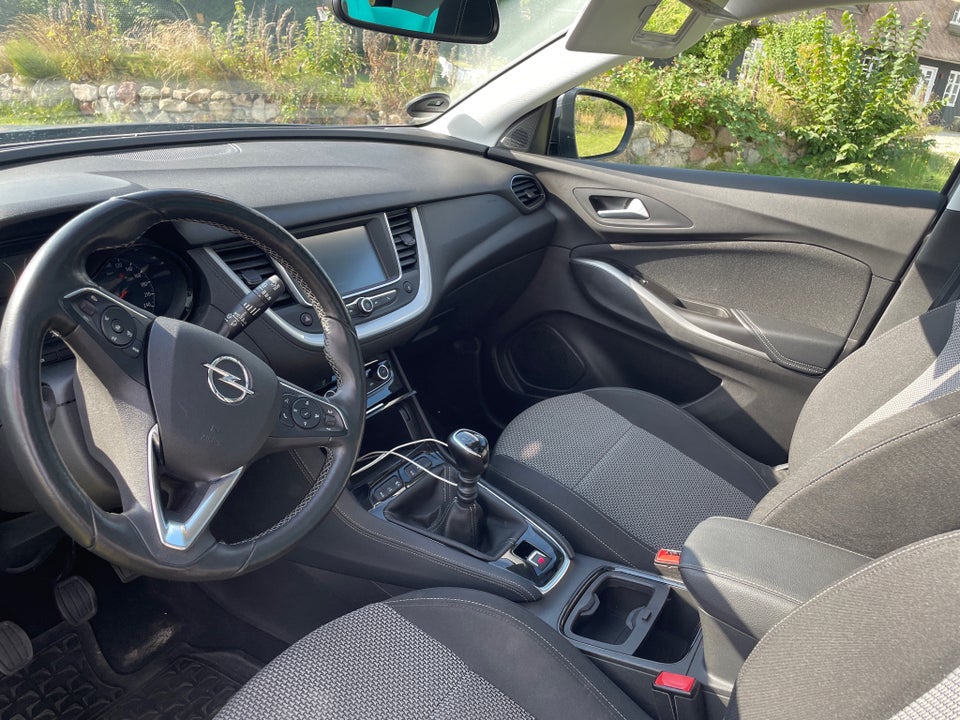 Opel Grandland X 1,2 T 130 Enjoy 5d