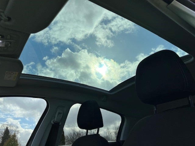 Peugeot 208 1,2 VTi Allure Sky 5d