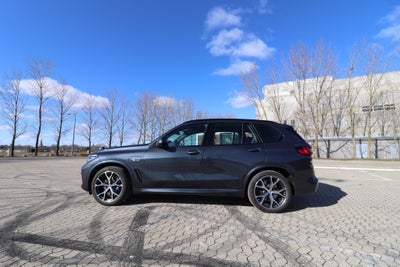 BMW X5 3,0 xDrive45e M-Sport aut. Benzin 4x4 4x4 aut. Automatgear modelår 2022 km 7000 Gråmetal ABS 