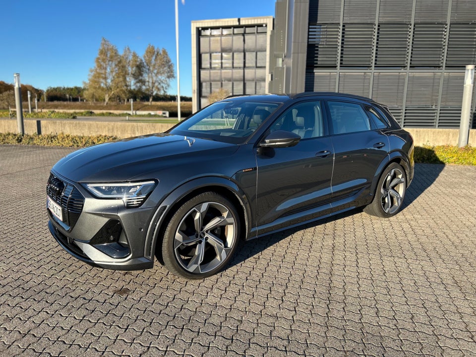 Audi e-tron S quattro 5d